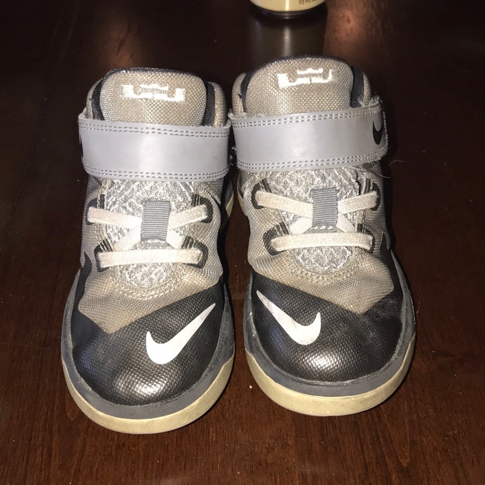 Nike Lebron James soldiers